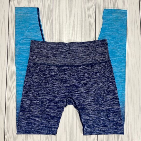 Ombré Blue Leggings Size Small - Picture 6 of 8